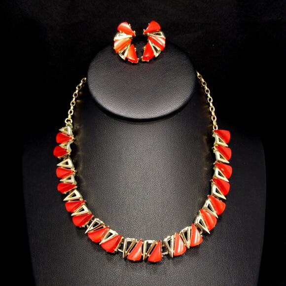 Vintage 1950s Red Thermoset Triangle Necklace & Earrings Jewelry Set - Picture 2 of 10